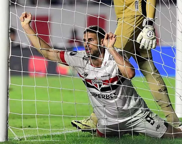 Calleri assume culpa pela eliminação do São Paulo