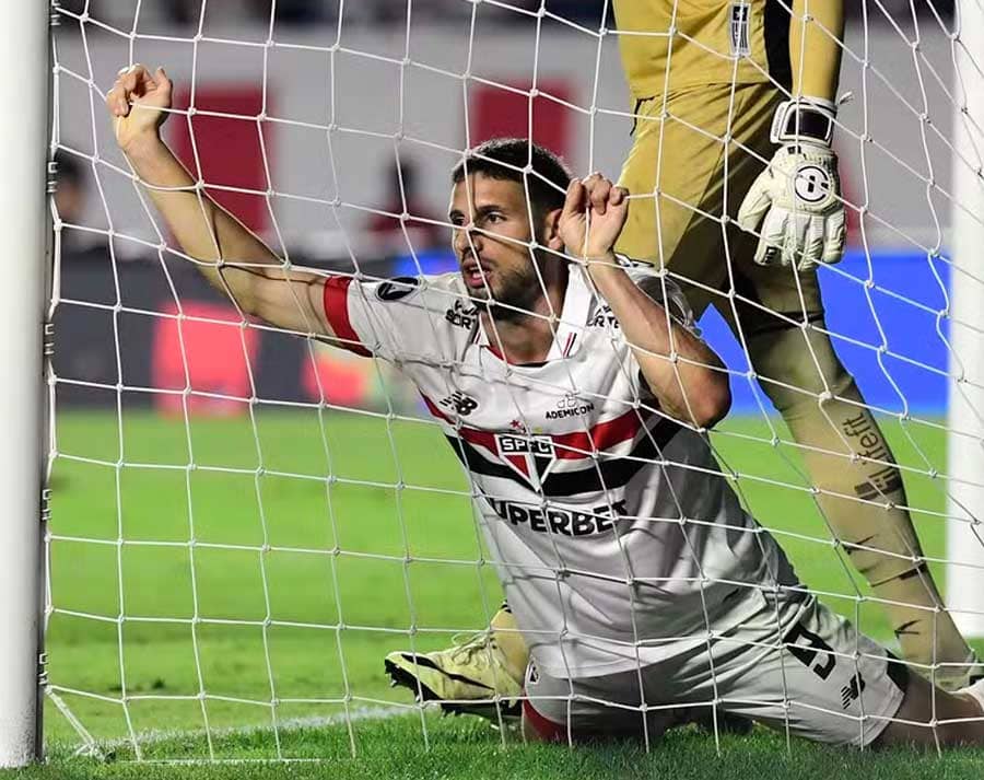 Calleri assume culpa pela eliminação do São Paulo